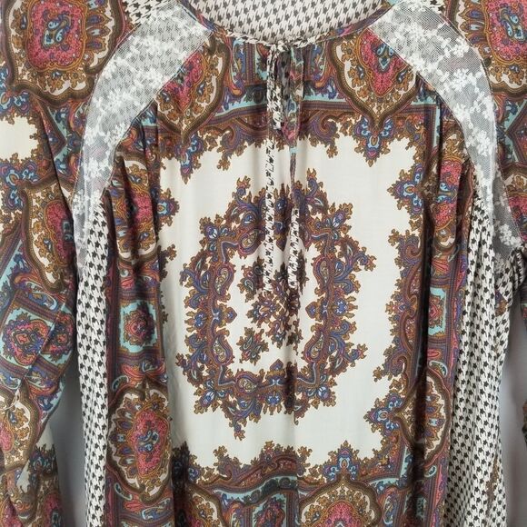 Cute UMGEE USA BOHO TOP WITH FRONT TIE. FLORAL DESIGN. SIZE S. - Picture 2 of 14
